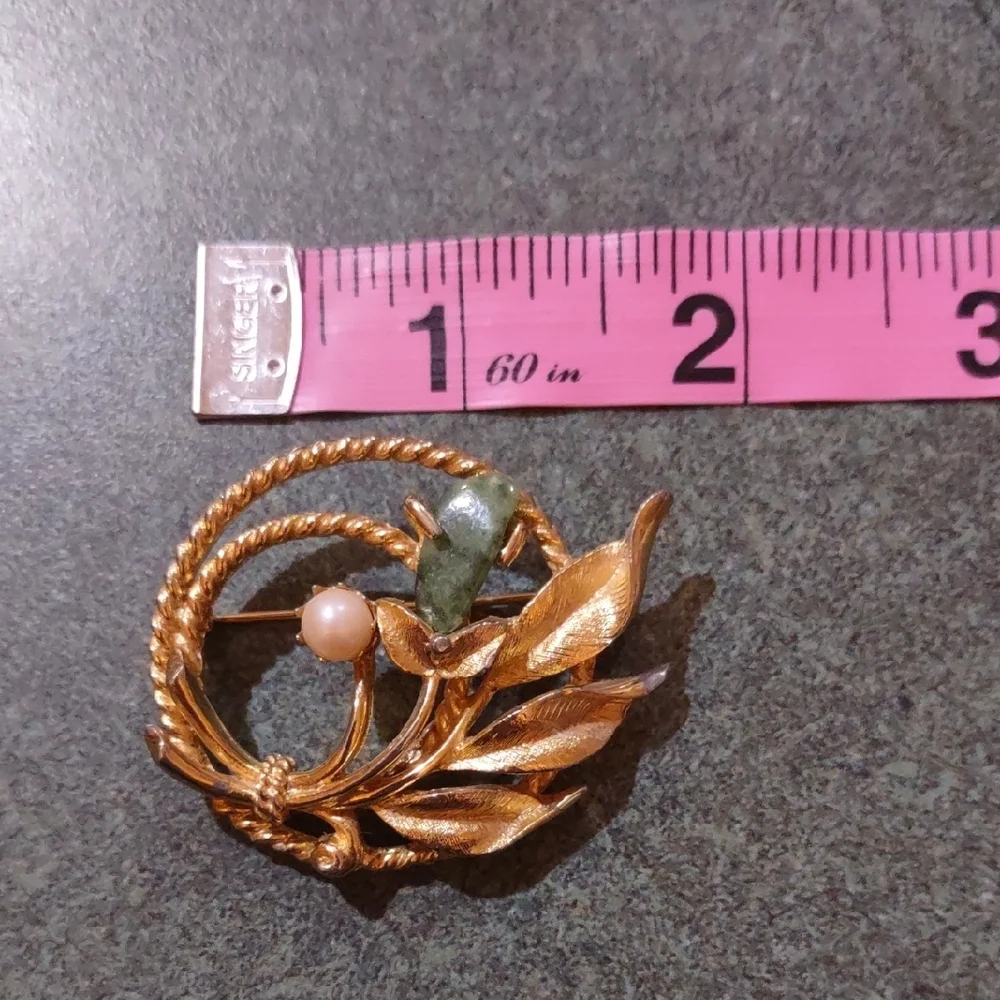Vintage Sarah Coventry Jade and Pearl Gold Tone Brooch